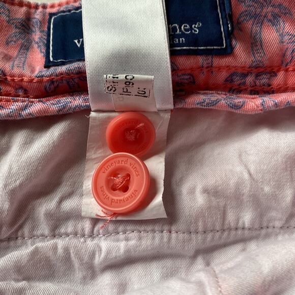 Vineyard Vines flat front coral shorts with blue palm trees sz 31 - Picture 7 of 8